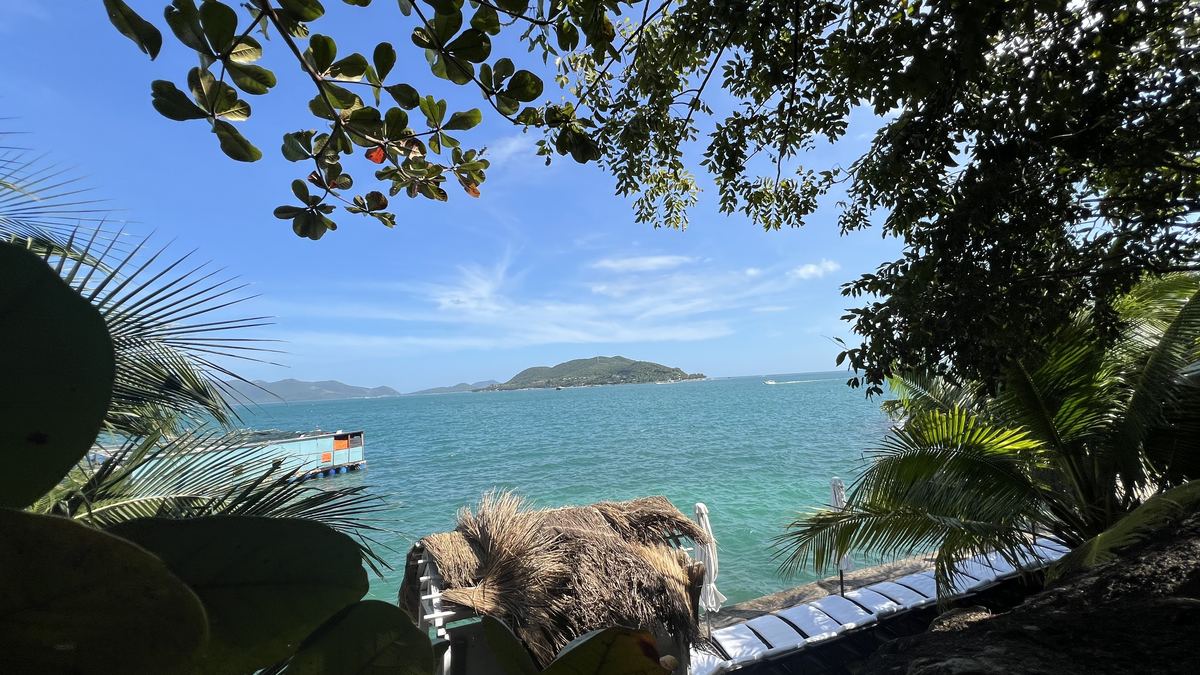 Không gian nghỉ dưỡng ven biển từ bộ ảnh Serene Travel